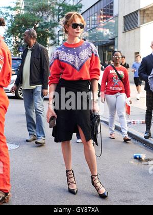 New York, USA. 15. Sep, 2016. Marc Jacobs-Show außerhalb in New York, USA am 15. September 2016. © TopPhoto/Alamy Live-Nachrichten Stockfoto