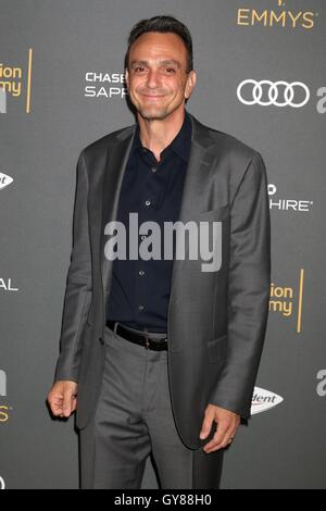 Los Angeles, CA, USA. 16. Sep, 2016.Hank Azaria in der Akademie Performer Nominee Fernsehempfang im Pacific Design Center am 16. September 2016 in West Hollywood, Kalifornien im Ankunftsbereich für den Fernsehempfang Akademie ehrt 68. Emmy Award Performer nominiert, Spektren von Wolfgang Puck an der Pacific Design Center, Los Angeles, CA 16. September 2016. Bildnachweis: Priscilla Grant/Everett Collection/Alamy Live-Nachrichten Stockfoto