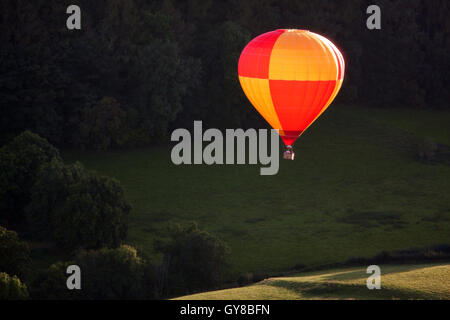 Llangollen, Denbighshire, Nordwales. 17. September 2016. Llangollen jährliche zweitägige Heißluftballon Festival macht eine Rückkehr nach sechs Jahren, Llangollen, Denbighshire, North Wales, UK 17. September 2016. © Jamie Callister/Alamy News. Stockfoto