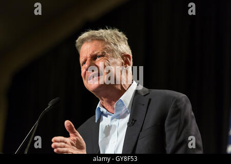 Seattle, Washington: Präsidentschaftskandidaten Gary Johnson befasst sich Unterstützer bei der Seattle-Rallye mit Präsidenten Johnson & Schweißnaht im Sheraton Seattle Hotel. Bildnachweis: Paul Gordon/Alamy Live-Nachrichten Stockfoto