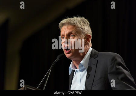 Seattle, Washington: Präsidentschaftskandidaten Gary Johnson befasst sich Unterstützer bei der Seattle-Rallye mit Präsidenten Johnson & Schweißnaht im Sheraton Seattle Hotel. Bildnachweis: Paul Gordon/Alamy Live-Nachrichten Stockfoto