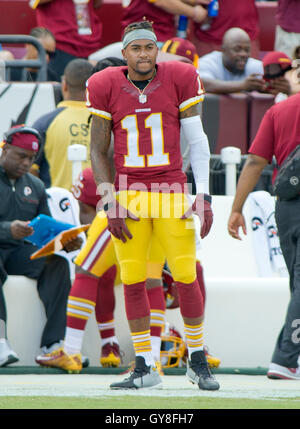 Landover, Maryland, USA. 18. September 2016. Washington Redskins Wide Receiver DeSean Jackson (11) Uhren das Spielgeschehen von der Seitenlinie während erste Quartal Aktion gegen die Dallas Cowboys bei FedEx Field in Landover, Maryland Sonntag, 18. September 2016. Bildnachweis: Ron Sachs/CNP /MediaPunch Credit: MediaPunch Inc/Alamy Live-Nachrichten Stockfoto