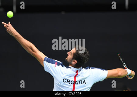 Zadar, Kroatien. 18. September 2016. Davis Cup Tennis. Kroatien gegen Frankreich. Marin Cilic (Cro) besiegte Richard Gasquet (Fra) Credit: Action Plus Sport/Alamy Live News Stockfoto