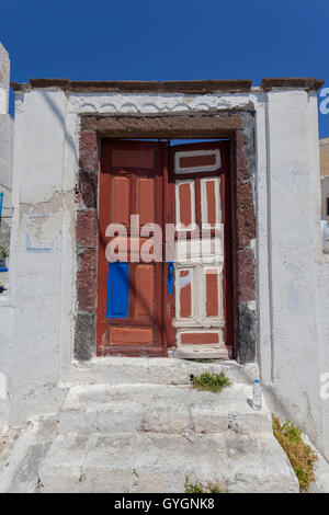 Alte Tür Thira, Fira, Santorini, Kykladen, Griechenland Stockfoto