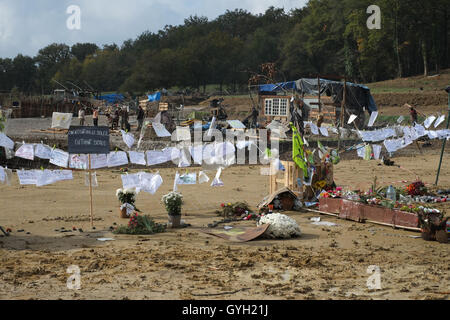 Getestet die ZAD - Staudamm von Sivens - 11.05.2014 - Frankreich /? MIDI-Pyrenee? / Lisle-Sur-Tarn - 5. November 2014. Der Ort, wo die jungen Ökologen, Remi Fraisse, wa getötet. Die täglich der Einwohner des Erwerbslebens mit besonders errichtet ein neues Lager in diesem Bereich von der ZAD.   -Nicolas Remene / Le Pictorium Stockfoto