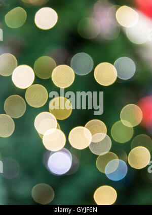 Bunten Bokeh aus den Weihnachtsbaum in der Silvester-Party. Stockfoto