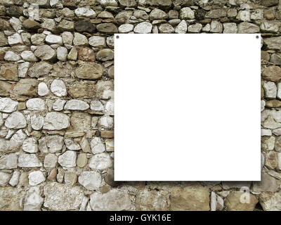 Nahaufnahme eines quadratischen leeren Frame auf alten alten Steinmauer Hintergrund genagelt Stockfoto