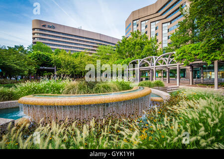 Brunnen und modernen Gebäuden in Crystal City, Arlington, Virginia. Stockfoto