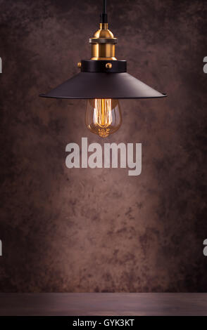 Retro-Lampe dunkel Grunge Hintergrund Stockfoto