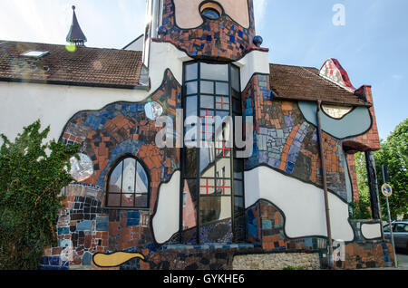 Die Kuchlbauer Turm wurde nach Hundertwassers Tod von Architekt Peter Pelikan Überwachung der Bau abgeschlossen. Stockfoto