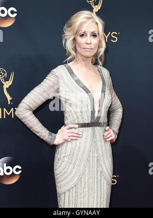 LOS ANGELES, CA - 18 SEPTEMBER: Judith Light kommt bei den 68. Emmy Awards auf der Microsoft-Theater im 18. September 2016, in Los Angeles, Kalifornien. Bildnachweis: mpi99/MediaPunch Stockfoto