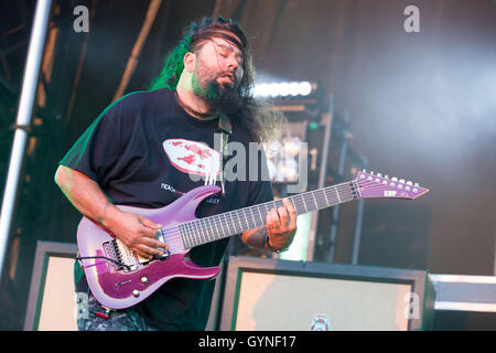 Chicago, Illinois, USA. 18. September 2016. STEPHEN CARPENTER von Deftones tritt bei Douglas Park beim Riot Fest in Chicago, Illinois Credit: Daniel DeSlover/ZUMA Draht/Alamy Live News Stockfoto