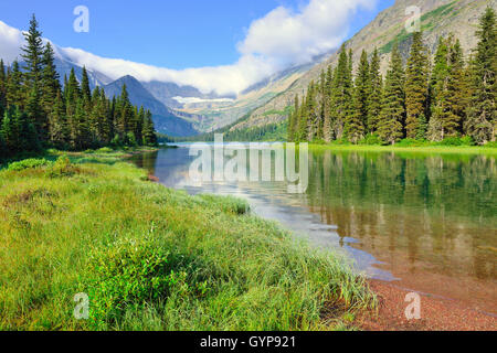 Alpine Lake Josephine unterwegs Grinnell Gletscher im Glacier-Nationalpark im Sommer Stockfoto