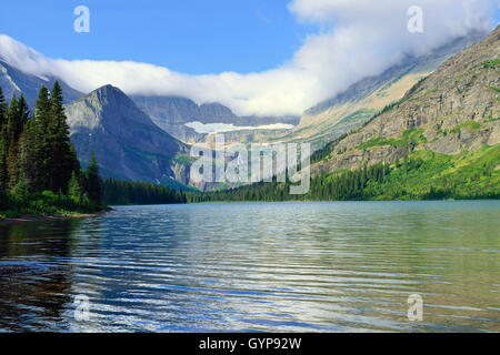 Alpine Lake Josephine unterwegs Grinnell Gletscher im Glacier-Nationalpark im Sommer Stockfoto