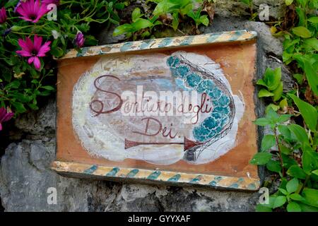 Schild Sentiero degli Dei, Weg der Götter, Wanderweg in Nocelle, Amalfiküste, Costiera Amalfitana, Provinz Salerno Stockfoto