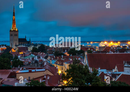 Abend szenische Sommer aerial Panorama der Altstadt Tallinn Stockfoto