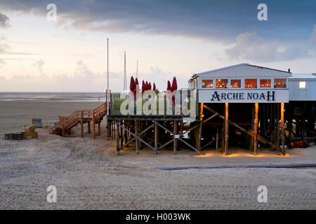 Stapel Wohnung am Strand, Deutschland, Schleswig-Holstein, Friesland, St. Peter-Ording Stockfoto