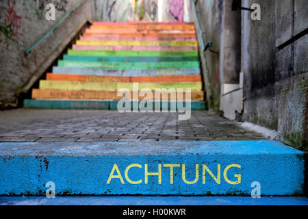 Das Wort "Respekt" auf bunten Perron, Scala, Holsteiner Treppe, Deutschland, Nordrhein-Westfalen, Bergisches Land, Wuppertal Stockfoto