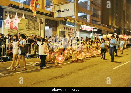 Hong Kong, 16. September 2016. Die jährliche Tai Hang Fir Drachentanz findet in Hong Kong. Stockfoto