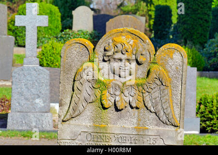 Alte Grabstein auf einem Friedhof, Deutschland, Wasserhorst, Bremen-Lesum Stockfoto