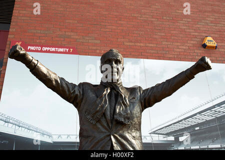 Bill Shankly Statue Anfield Stadium Liverpool FC Liverpool Merseyside UK Stockfoto