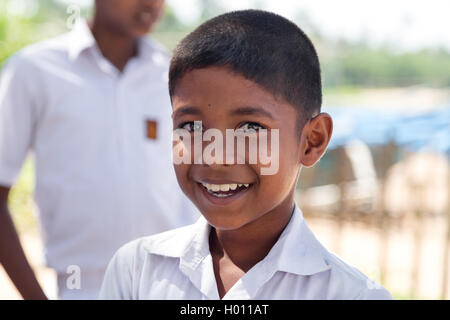 HABARADUWA, SRI LANKA - 11. März 2014: Portrait Schulkind bei Sea Turtle Farm und Brüterei. Das Zentrum wurde im Jahr 1986 begann eine Stockfoto