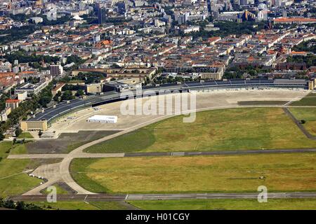 Der ehemalige Flughafen Berlinn-Tempelhof, 20.06.2016, Luftaufnahme, Deutschland, Berlin Stockfoto