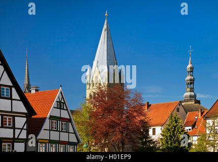 Alte Stadt mit Kirche St. Patrokli und Kirche St. Petri, Deutschland, Nordrhein-Westfalen, Soest Stockfoto