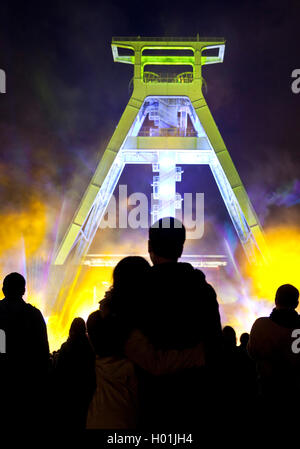 Lasershow an der Grube frame von: Deutsches Bergbau-Museum Bochum, der Nacht der Industriekultur, Extraschicht, Deutschland, Nordrhein-Westfalen, Ruhrgebiet, Bochum Stockfoto