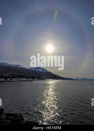 Sonne Heiligenschein, Norwegen, Troms, Tromsoe Stockfoto