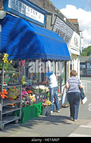 Bebington Dorfzentrum, Wirral, Großbritannien Stockfoto