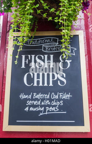 England, London, Pub Fish und Chips Zeichen Stockfoto