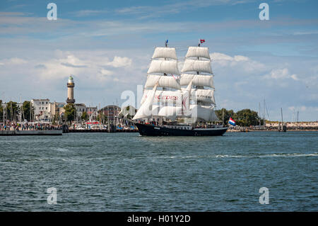 Großsegler "Mercedes" in 2016 Hanse Sail in Rostock-Warnemünde, Deutschland. Stockfoto