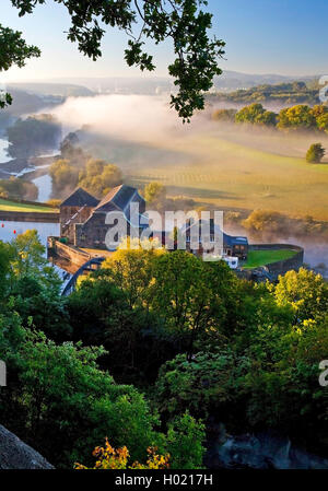 Wasserkraftwerk Hohenstein im Ruhrgebiet am Morgen, Deutschland, Nordrhein-Westfalen, Ruhrgebiet, Witten Stockfoto