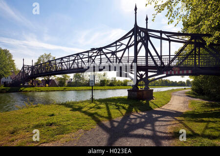 Dortmund-Ems-Kanal mit historischen Brücke Bevergerner Steg, Nasses Dreieck, Deutschland, Nordrhein-Westfalen, Münsterland, Hoerstel Stockfoto