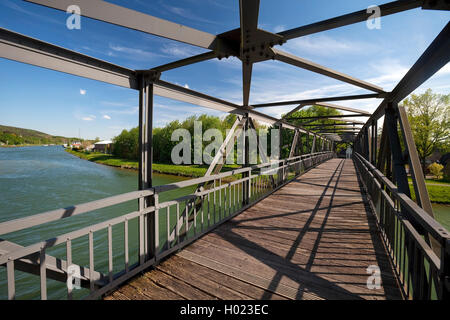 Dortmund-Ems-Kanal mit historischen Brücke Bevergerner Steg, Nasses Dreieck, Deutschland, Nordrhein-Westfalen, Münsterland, Hoerstel Stockfoto