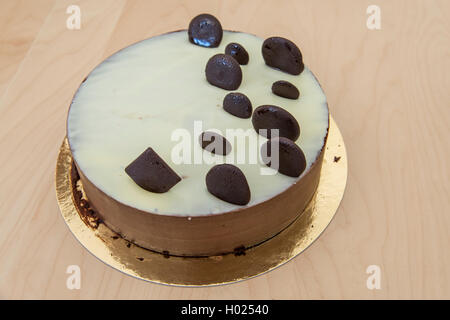 Mousse au Chocolat Torte dekoriert Stockfoto