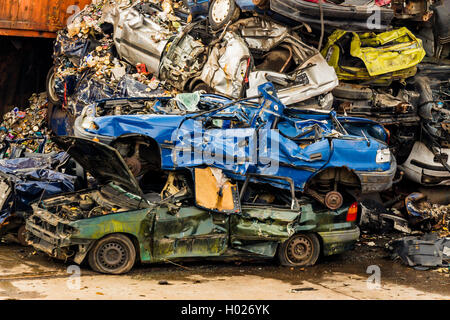 Autowrack auf einem Schrottplatz, Österreich Stockfoto