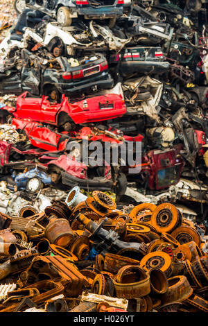 Autowrack auf einem Schrottplatz, Österreich Stockfoto