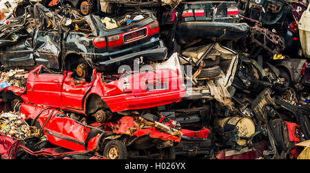 Autowrack auf einem Schrottplatz, Österreich Stockfoto