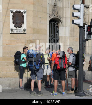 Pelgrims in bilbao auf der Pilgerroute, dem Camino de Santiago, der Jakobsroute, der Straße nach Santiago de Compostela. Spanien Stockfoto