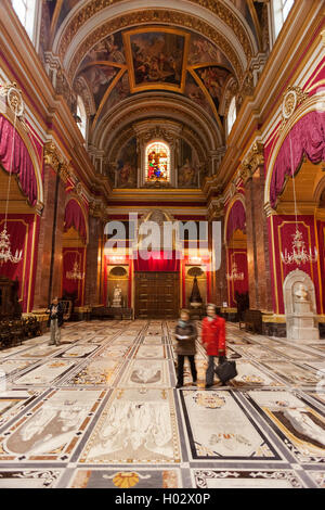 MDINA, MALTA - 12. Januar 2015: Innere Saint-Paul Kathedrale. Traditionsgemäß wurde es auf dem Gelände gebaut wo St. P Stockfoto