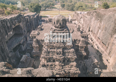 ELLORA, Indien - 14. Januar 2015: Nordseite des Kailasa-Tempel Teil Ellora Höhlen. Einer der größten Fels gehauenen alten Hindu-Tempel Stockfoto