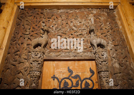 Viking-Holzschnitzerei in Kirche Wang, Karpacz, Polen, ehemaligen Standort Vang Tempel war in Vang, Valdres, Norwegen Stockfoto