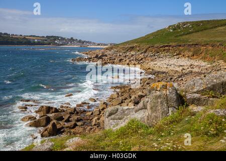 Blick in Richtung Porthcressa Strand, Marienkirche, Isles of Scilly, England Stockfoto