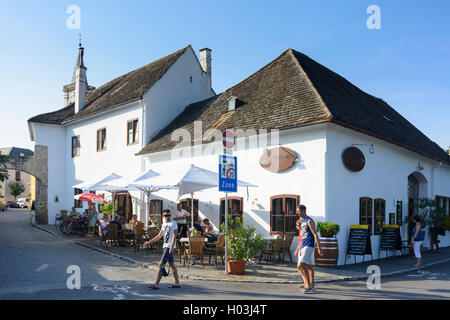 Rost: Altstadt Tor, Restaurant "Zum alten Stadttor", Neusiedler See (Neusiedlersee), Burgenland, Österreich Stockfoto