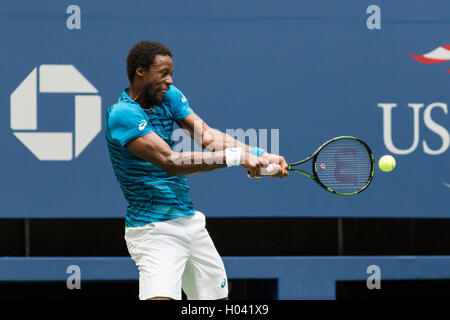 Gael Monfils (FRA) im Wettbewerb mit den 2016 uns Open Herren Halbfinale Stockfoto