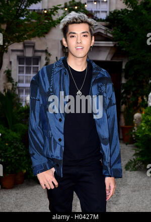 Kris Wu an der Burberry Fashion Show bei"Macher", 1 Manette Street, London. Stockfoto