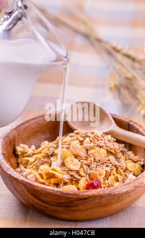 Müsli mit Milch Stockfoto