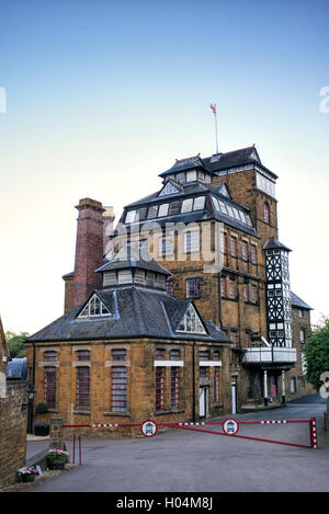 Hook Norton Brauerei am frühen Morgen. Hook Norton, Oxfordshire, England Stockfoto